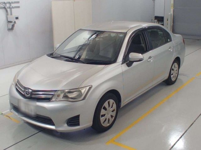 30382 Toyota Corolla axio NZE161 2013 г. (CAA Chubu)